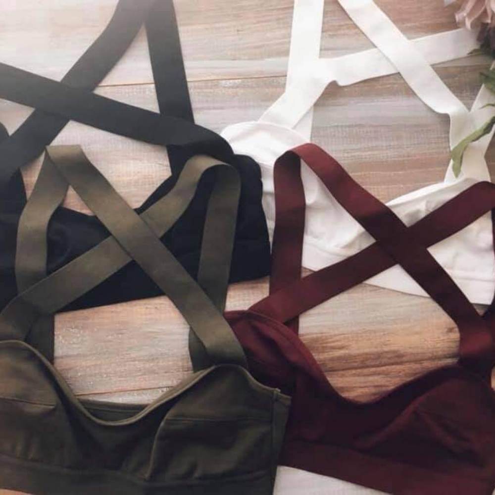 Cross Cross Bralettels